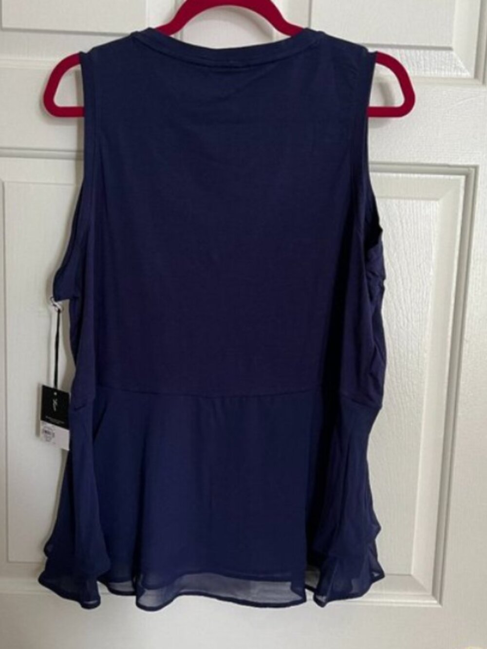 2 Vera Wang lightweight tanks with one Vera Wang lightweight cardigan - Picture 8 of 9